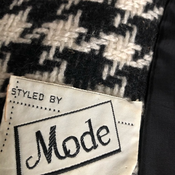 Vintage Trench Coat​ - Picture 3 of 9